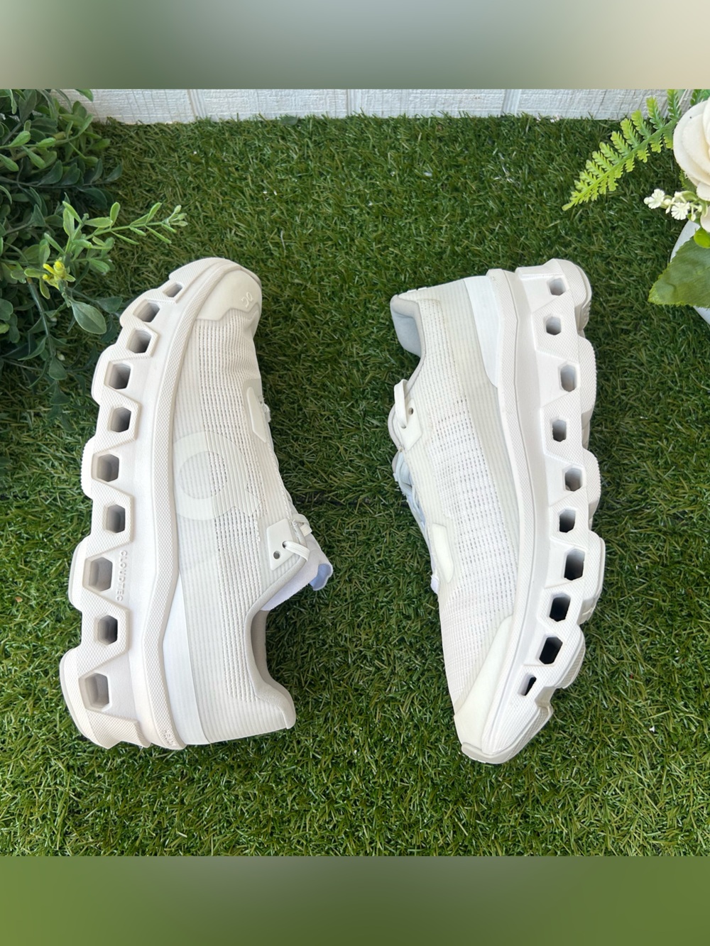 On Running Cloudmonster Void women Sneakers —White | White Sz 7 gently used
$170 - Picture 6 of 16